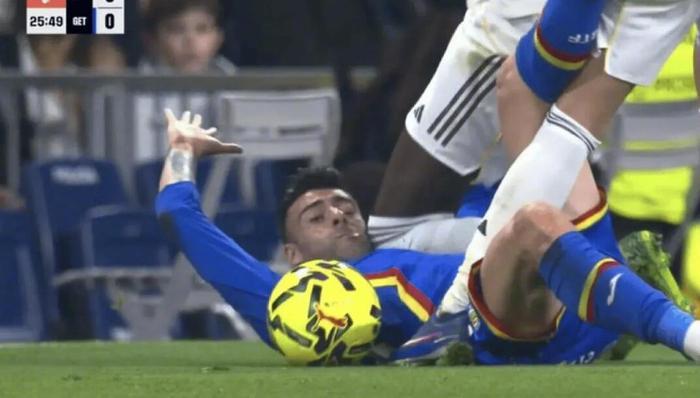 NBA直播-耻辱!吕迪格这动作竟安然无恙?伯纳乌18年神迹夜,毁于一个漏判